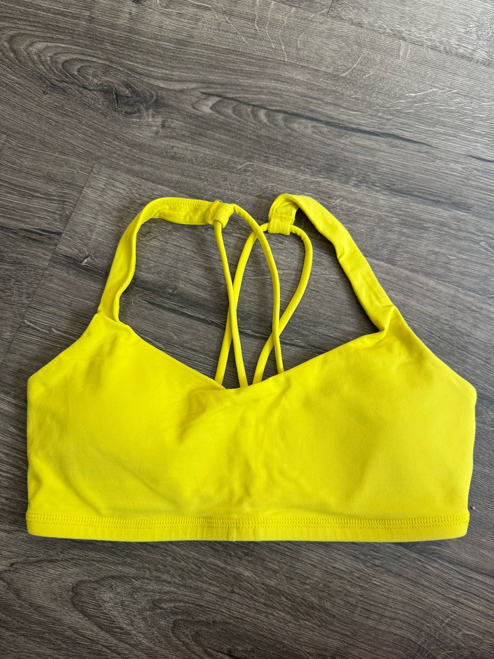 Lululemon Energy Bra in Bright Yellow size small/ 4